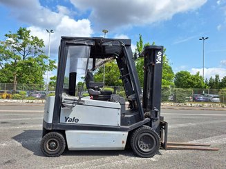 Carretilla contrapesada de 4 ruedas Yale ERP30