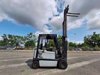 Carretilla contrapesada de 4 ruedas Yale ERP30
