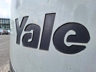 Carretilla contrapesada de 4 ruedas Yale ERP30