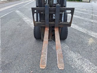 Carretilla contrapesada de 4 ruedas Yale ERP30