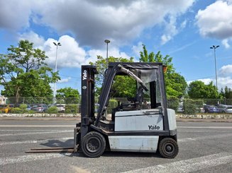 Carretilla contrapesada de 4 ruedas Yale ERP30