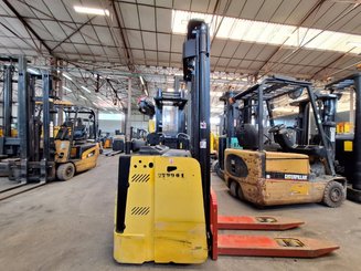 Apilador con plataforma Hyster S1.5S