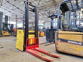 Apilador con plataforma Hyster S1.5S