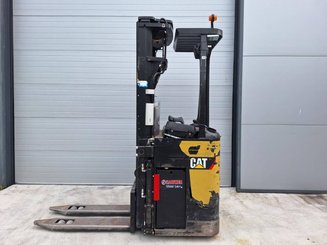 Apilador con plataforma Caterpillar NSR20N
