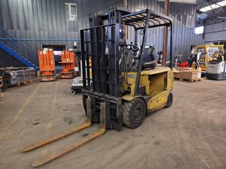 Carretilla contrapesada de 4 ruedas Caterpillar EP25K-PAC