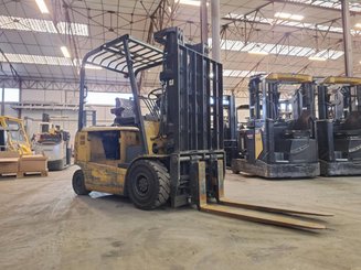 Carretilla contrapesada de 4 ruedas Caterpillar EP25K-PAC
