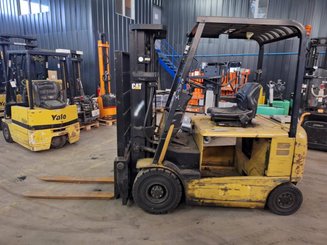 Carretilla contrapesada de 4 ruedas Caterpillar EP25K-PAC