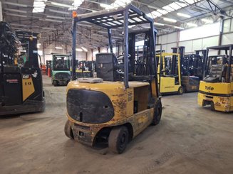 Carretilla contrapesada de 4 ruedas Caterpillar EP25K