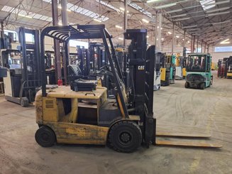 Carretilla contrapesada de 4 ruedas Caterpillar EP25K-PAC