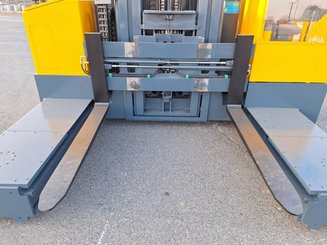 Carretilla multidireccional carga lateral Combilift ESL3545