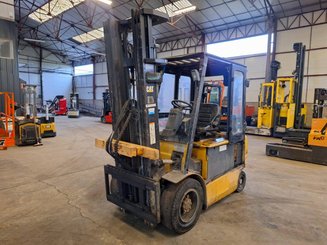 Carretilla contrapesada de 4 ruedas Caterpillar EP30K