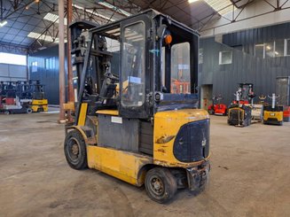 Carretilla contrapesada de 4 ruedas Caterpillar EP30K