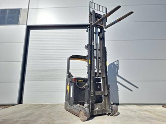 Carretilla retráctil Caterpillar NR16N2