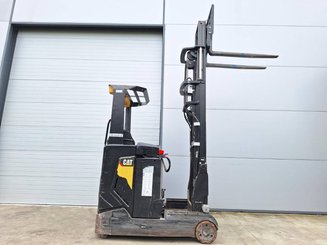 Carretilla retráctil Caterpillar NR16N2