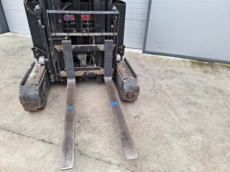Carretilla retráctil Caterpillar NR16N2