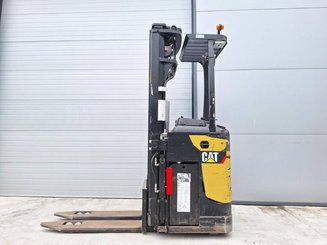 Apilador con plataforma Caterpillar NSR20N