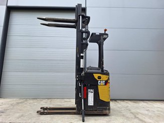Apilador con plataforma Caterpillar NSR20N