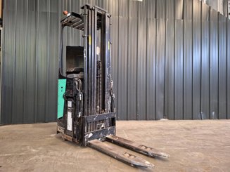 Apilador con plataforma Caterpillar NSR16N