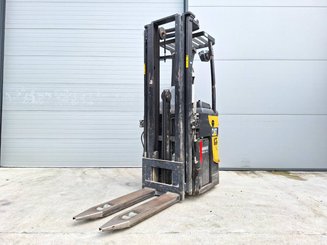 Apilador con plataforma Caterpillar NSR20N