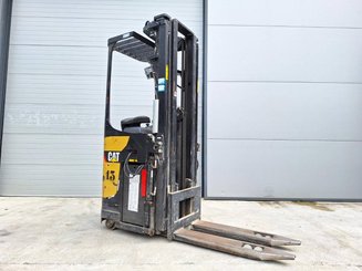 Apilador con plataforma Caterpillar NSR20N