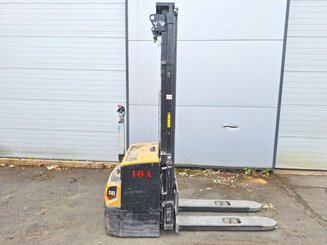 Apilador con conductor acompañante Caterpillar NSP16N2