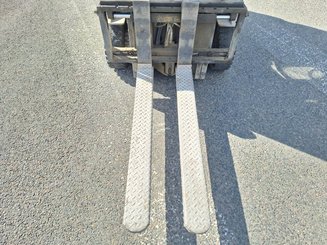 Carretilla contrapesada de 3 ruedas Caterpillar EP16NT