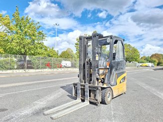 Carretilla contrapesada de 3 ruedas Caterpillar EP16NT - 1