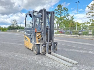 Carretilla contrapesada de 3 ruedas Caterpillar EP16NT