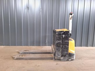 Transpaleta con conductor acompañante Caterpillar NPP20N2E