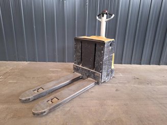 Transpaleta con conductor acompañante Caterpillar NPP20N2E