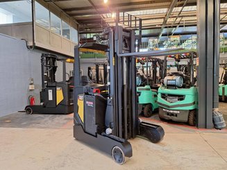 Carretilla retráctil Caterpillar NR16N2