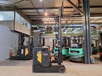 Carretilla retráctil Caterpillar NR16N2