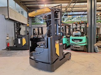 Carretilla retráctil Caterpillar NR16N2