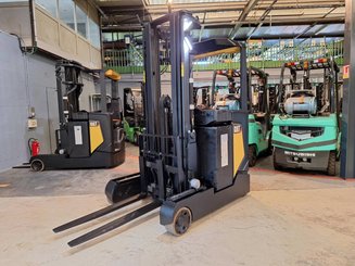 Carretilla retráctil Caterpillar NR16N2