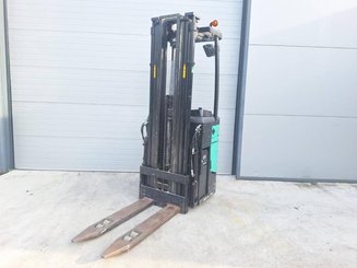 Apilador con plataforma Caterpillar NSR16N