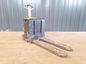 Transpaleta con conductor acompañante Caterpillar NPP20N2E