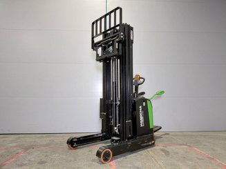 Apilador con plataforma Hangcha CQDB16-AC2S-I