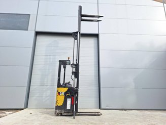 Apilador con plataforma Caterpillar NSR20N