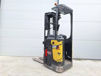 Apilador con plataforma Caterpillar NSR20N