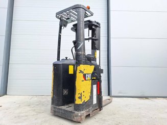 Apilador con plataforma Caterpillar NSR20N