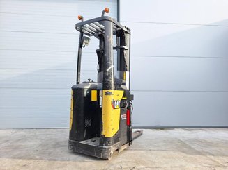 Apilador con plataforma Caterpillar NSR20N