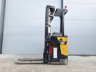 Apilador con plataforma Caterpillar NSR20N
