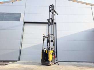 Apilador con plataforma Caterpillar NSR20N
