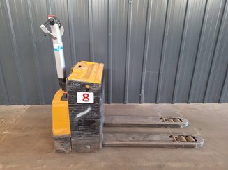 Transpaleta con conductor acompañante Caterpillar NPP20N2