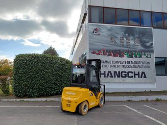 Carretilla contrapesada de 4 ruedas Hangcha XE30i (CPD30-XEY2-SI)