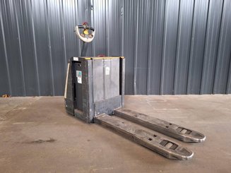 Transpaleta con conductor acompañante Crown WP3080