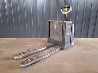 Transpaleta con conductor acompañante Crown WP3080