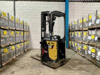 Apilador con plataforma Caterpillar NSR20N