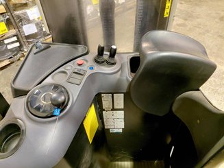 Apilador con plataforma Caterpillar NSR20N