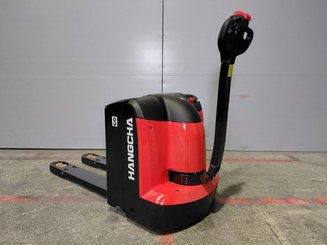 Transpaleta con conductor acompañante Hangcha CBD20-AC2